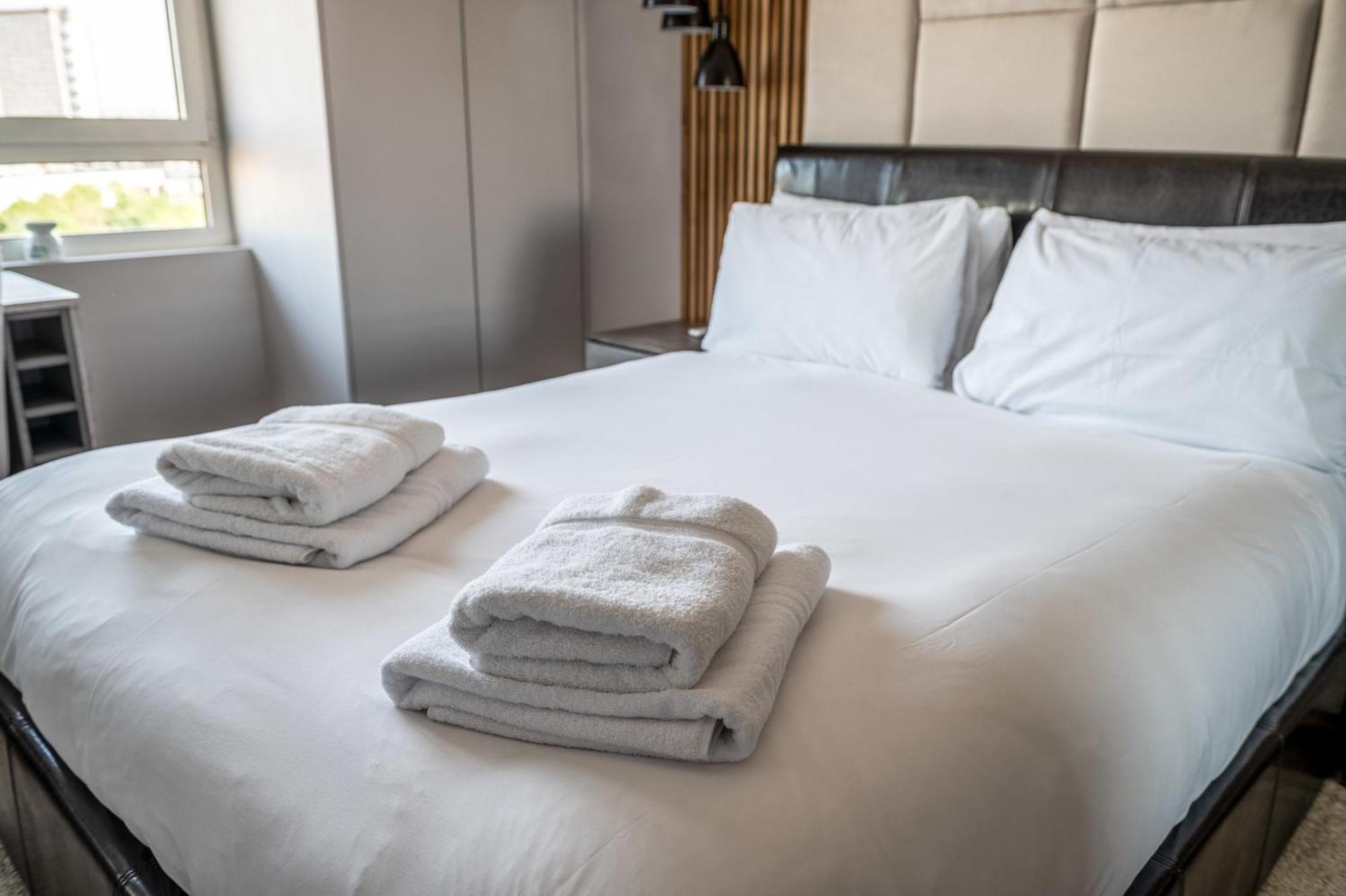 Canary Wharf Retreat With Free Secure Parking London Bagian luar foto